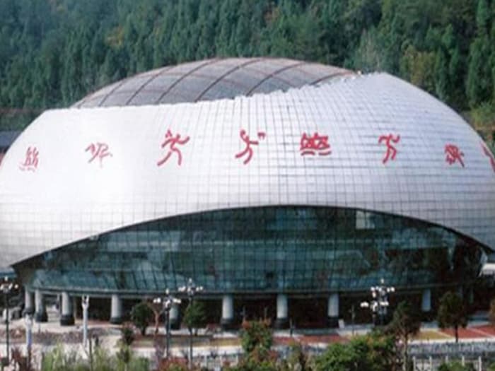 洛阳体育中心球形网架加工安装
